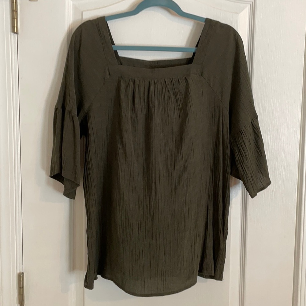 Como black blouse size large army green